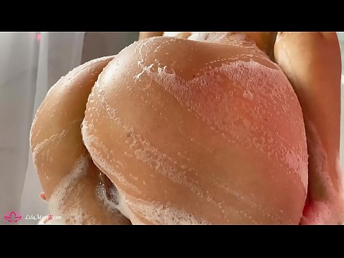 ❤️ Brunetė masturbuoja putytę su vibratoriumi iki intensyvaus orgazmo duše ️ Porno fb prie mūsų ❤